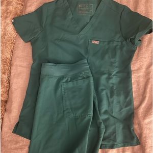 Hunter Green FIGS Scrub Set